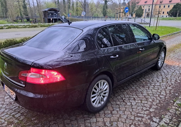 Skoda Superb cena 27500 przebieg: 221000, rok produkcji 2010 z Rybnik małe 277